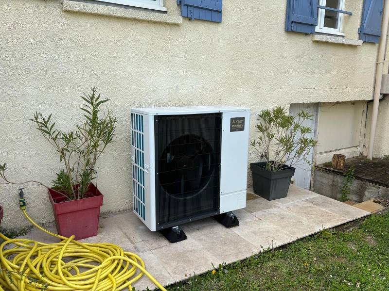 Quels sont les avantages d’une pompe à chaleur Air Eau Mitsubishi Electric dans une maison à Agen ?